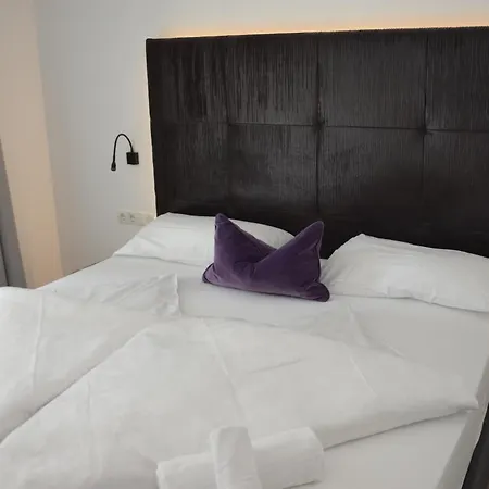 Parkhotel Zur Linde فندق