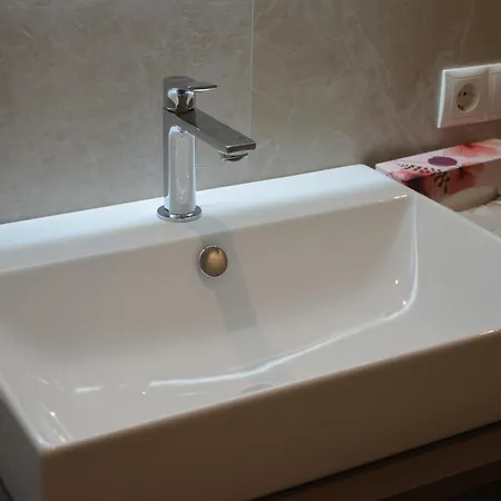 فندق Parkhotel Zur Linde 4*