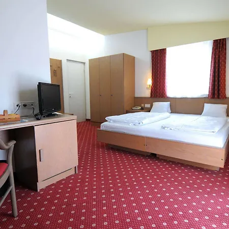 Parkhotel Zur Linde 4* Silandro