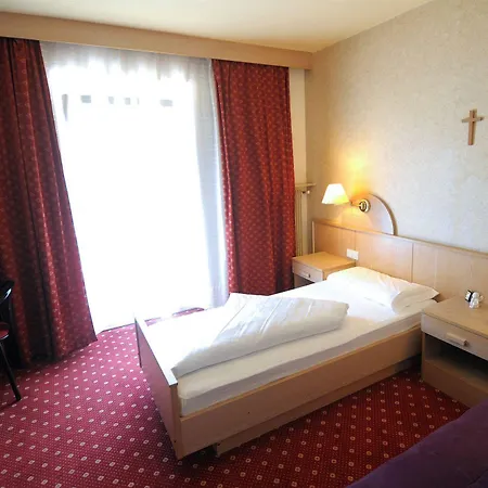 Parkhotel Zur Linde 4*